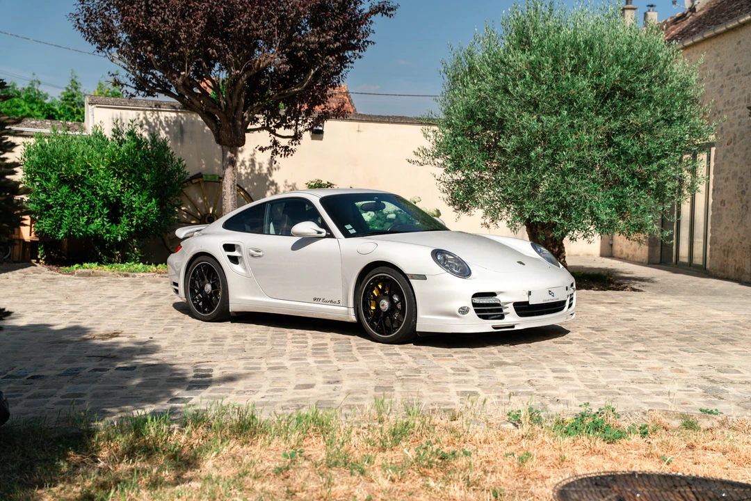 2011 Porsche 997 Turbo S - Image 11 of 31
