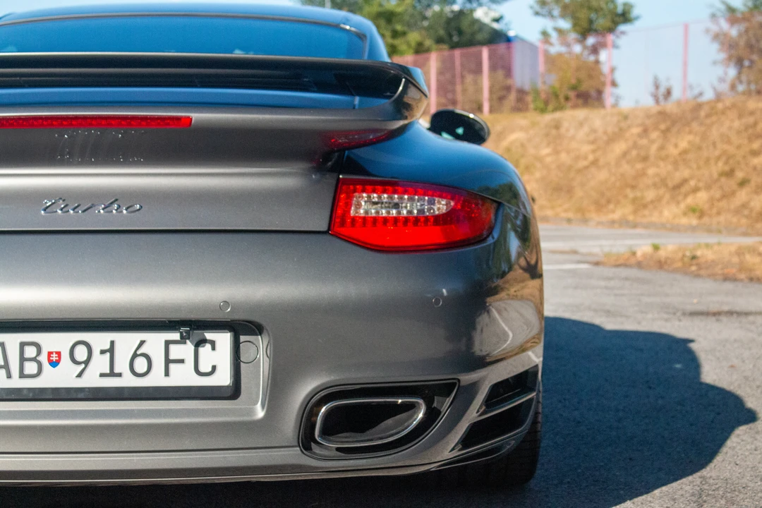 2011 Porsche 997 Turbo - Image 28 of 31