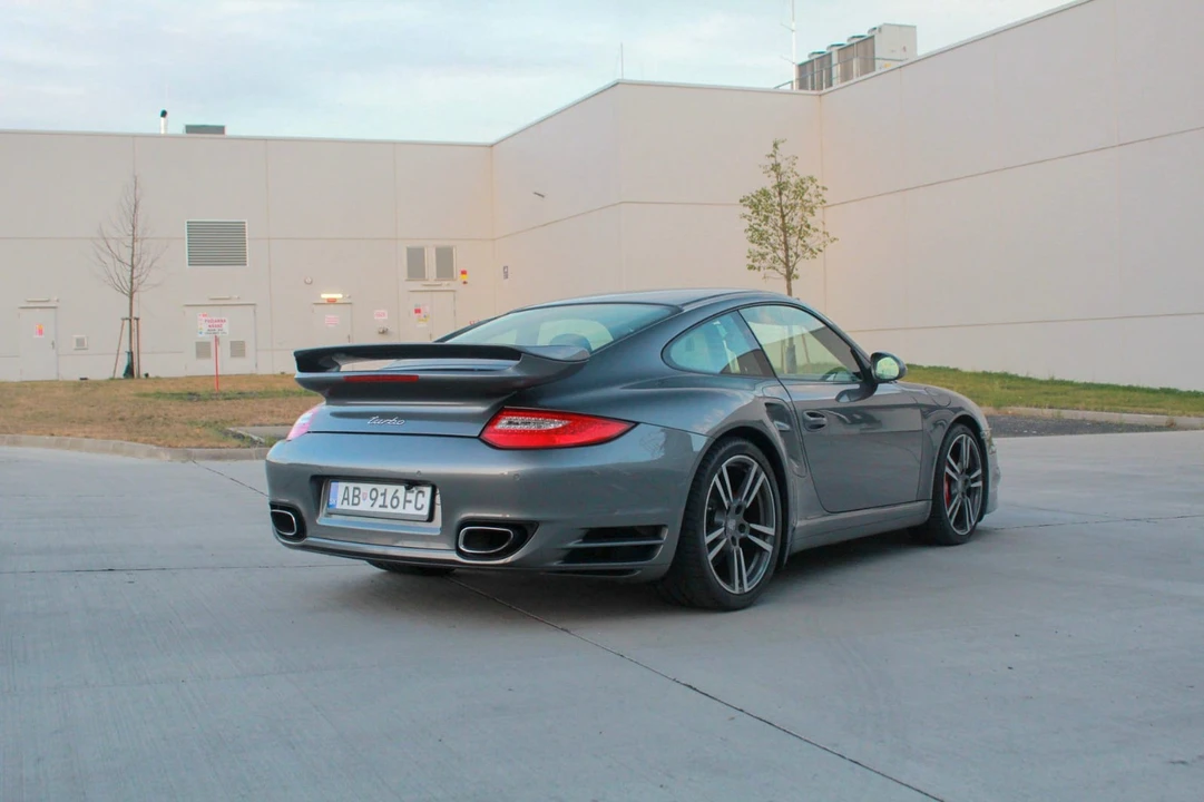 2011 Porsche 997 Turbo - Image 6 of 31