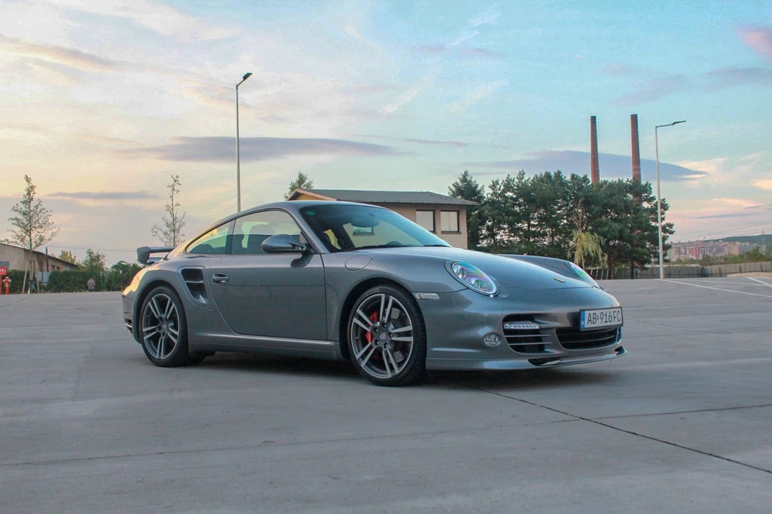 2011 Porsche 997 Turbo - Image 8 of 31