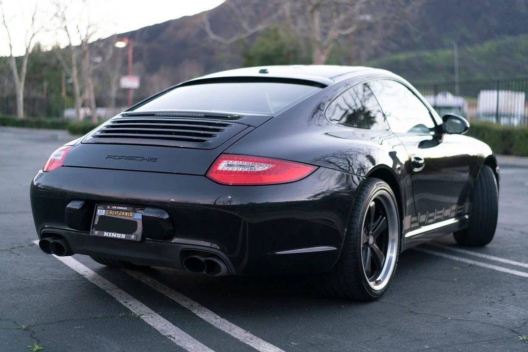 2011 Porsche 997 Carrera - Image 26 of 30