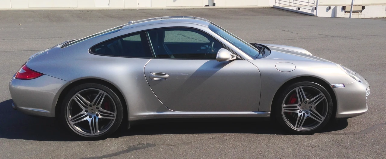 2011 Porsche 997 Carrera 4S - Image 2 of 2