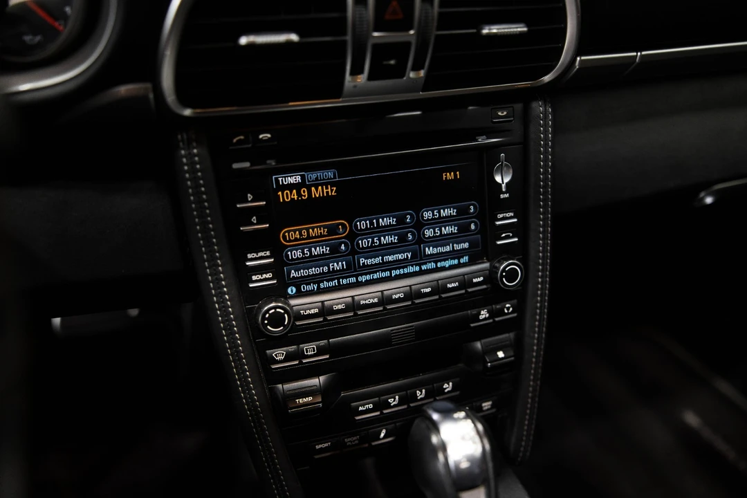 2011 Porsche - Image 24 of 31