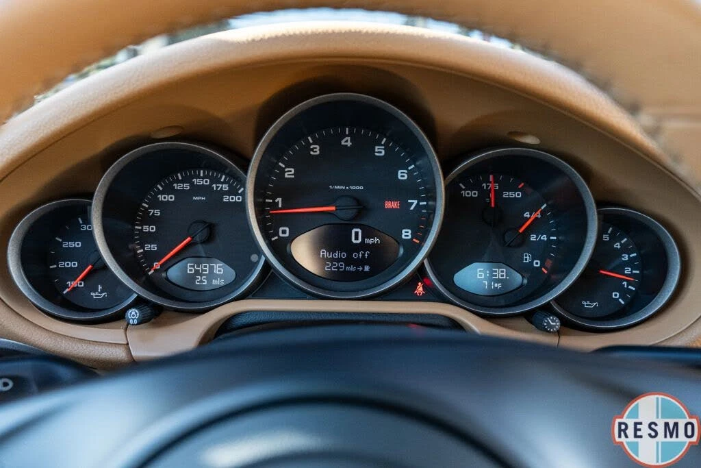 2011 Porsche 997 Carrera 4 - Image 9 of 31