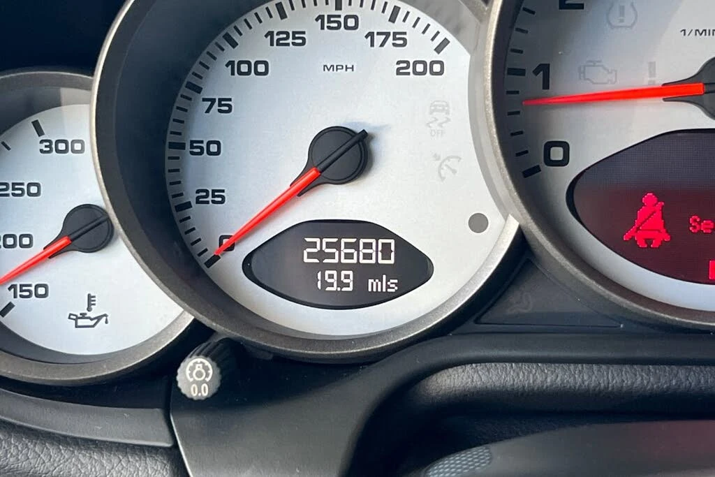 2011 Porsche 997 Carrera 4S - Image 26 of 27