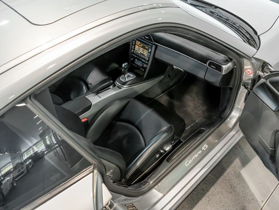 2011 Porsche 997 Carrera 4S - Image 22 of 29
