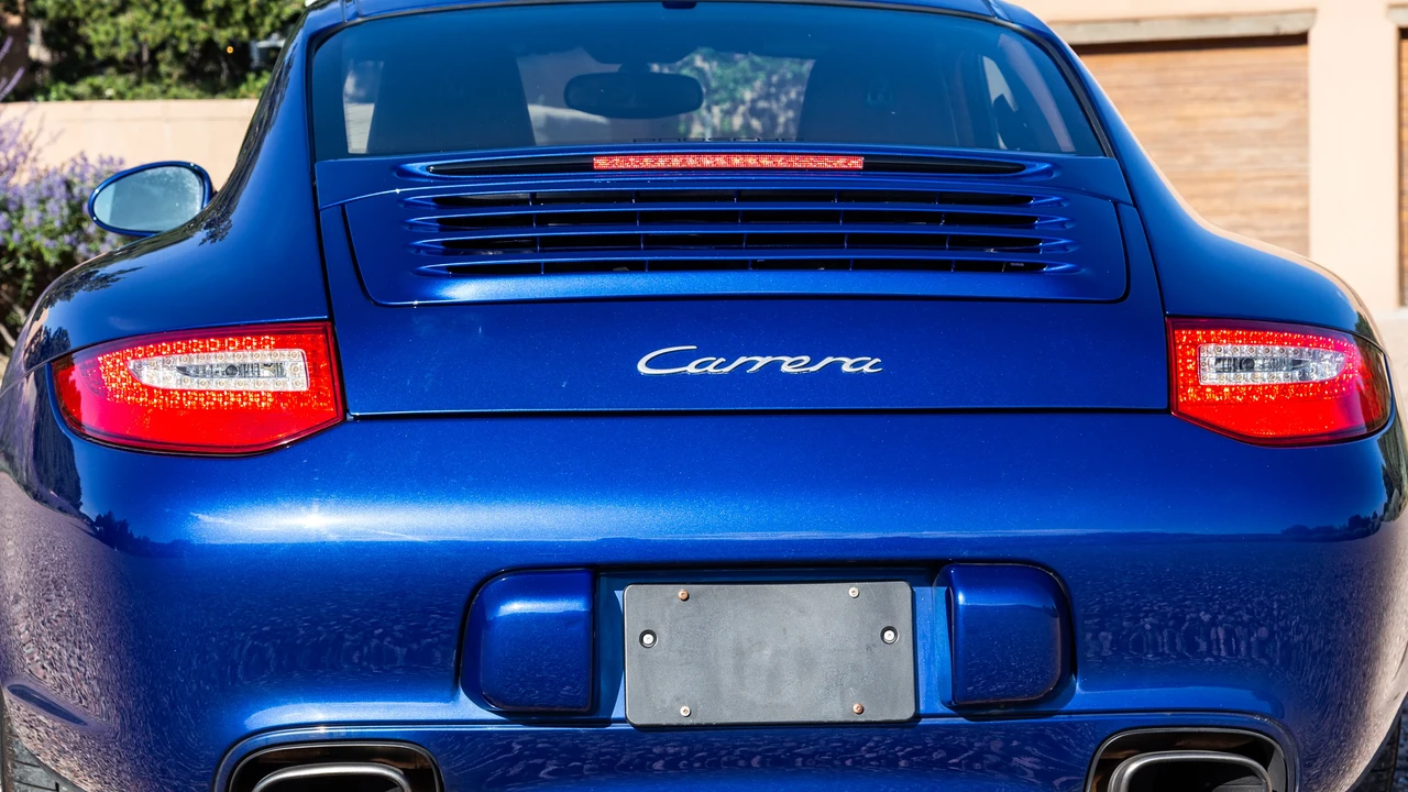 2011 Porsche 997 Carrera - Image 15 of 31