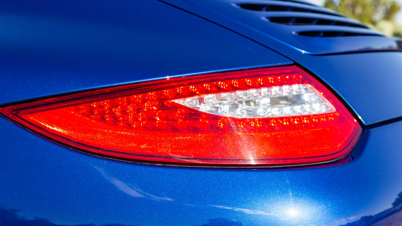 2011 Porsche 997 Carrera - Image 16 of 31