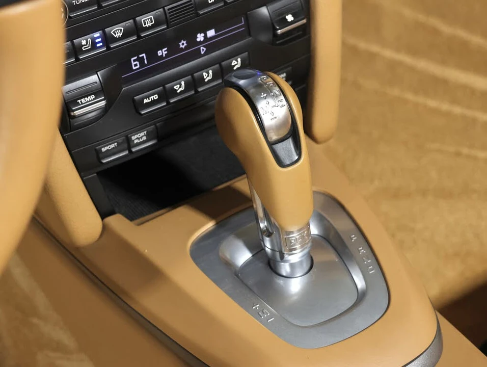 2011 Porsche 997 Carrera - Image 26 of 31