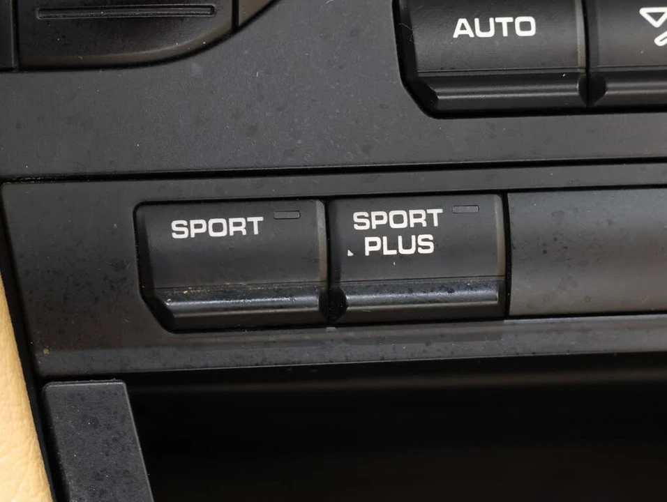 2011 Porsche 997 Carrera - Image 22 of 31