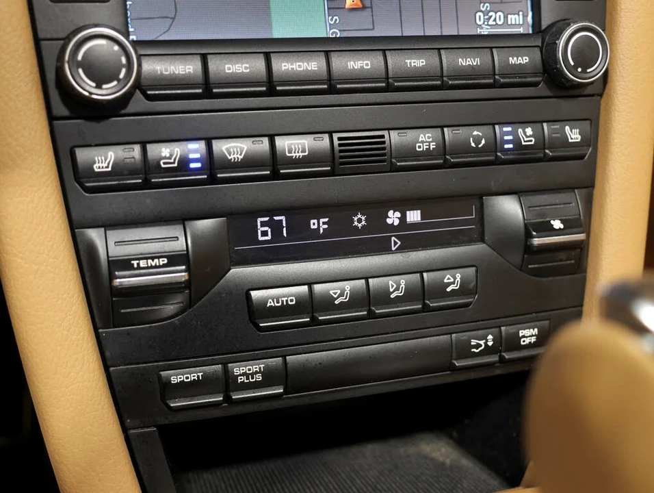 2011 Porsche 997 Carrera - Image 19 of 31
