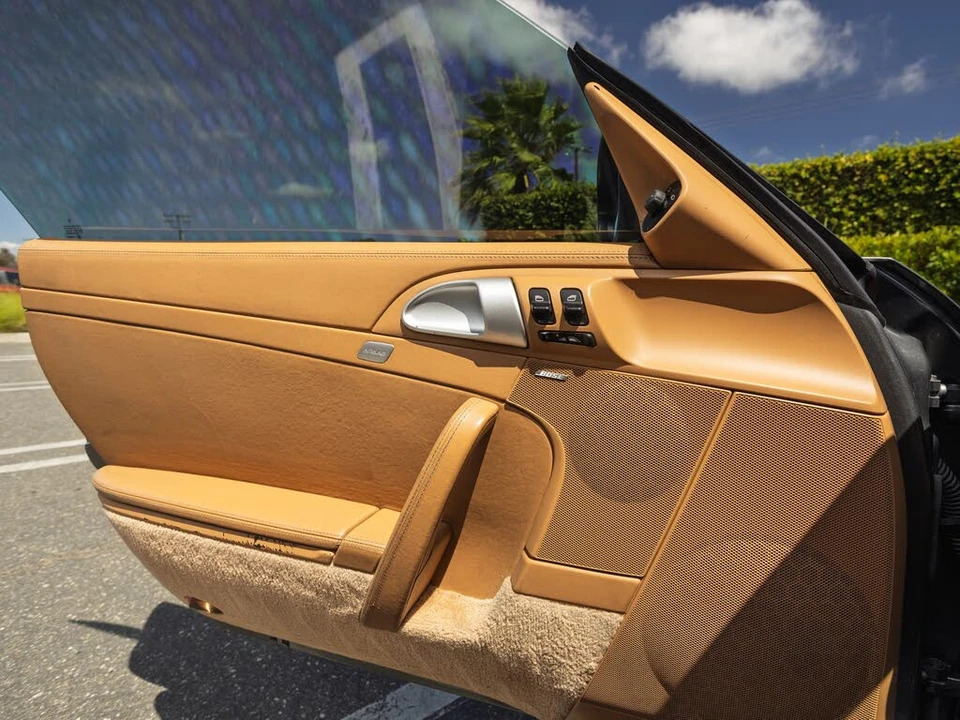 2011 Porsche 997 Carrera - Image 26 of 31