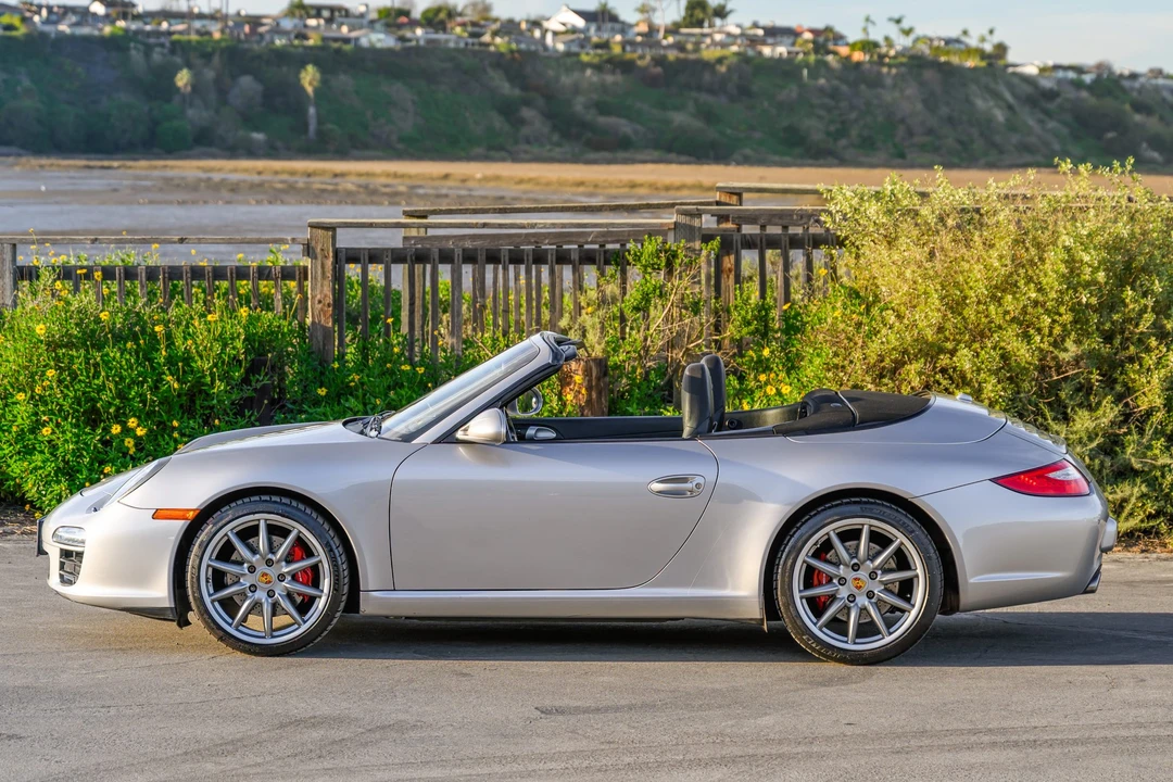 2011 Porsche 997 Carrera - Image 9 of 31