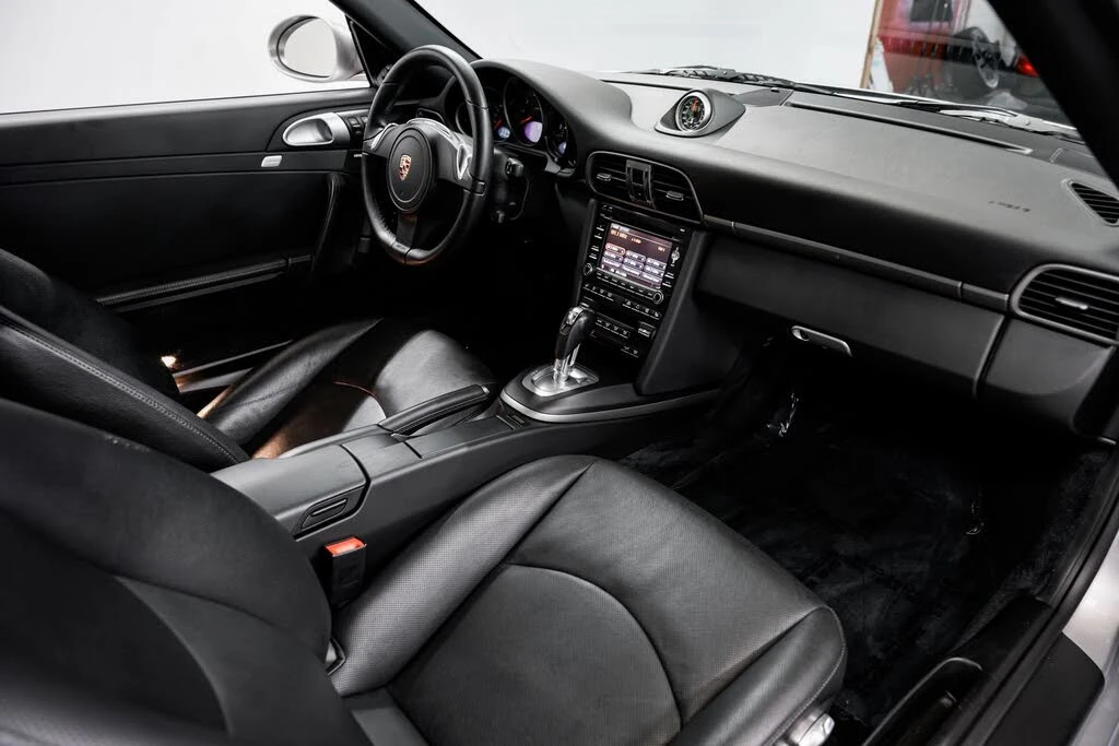 2011 Porsche 997 Carrera - Image 28 of 31