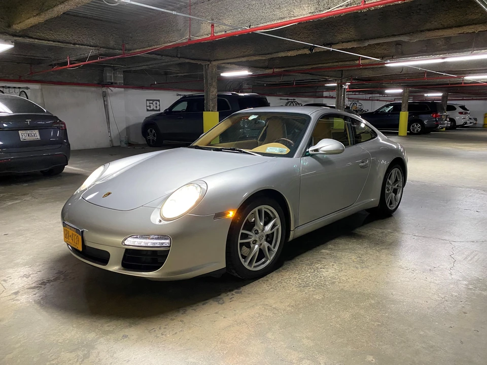 2011 Porsche 997 Carrera - Image 29 of 31