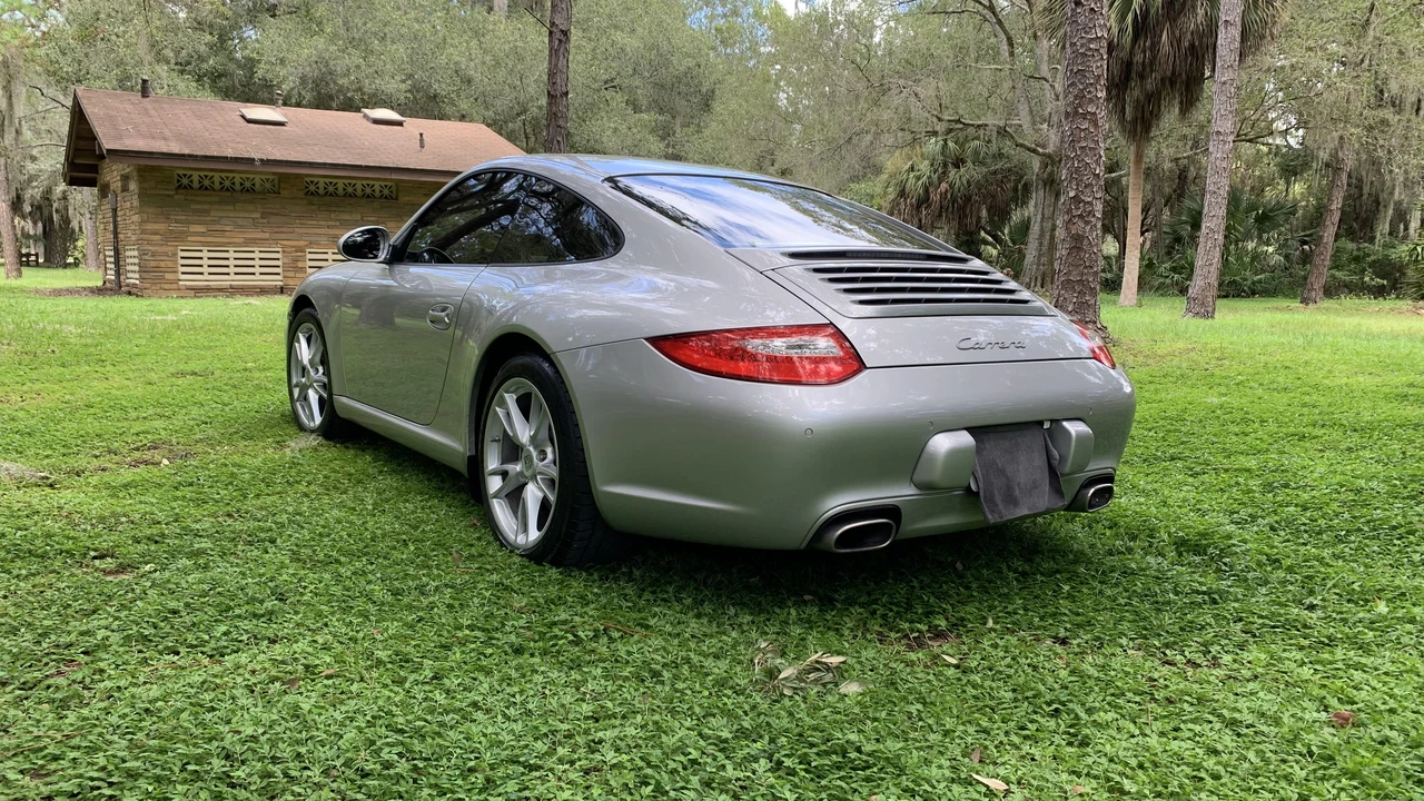 2011 Porsche 997 Carrera - Image 17 of 31