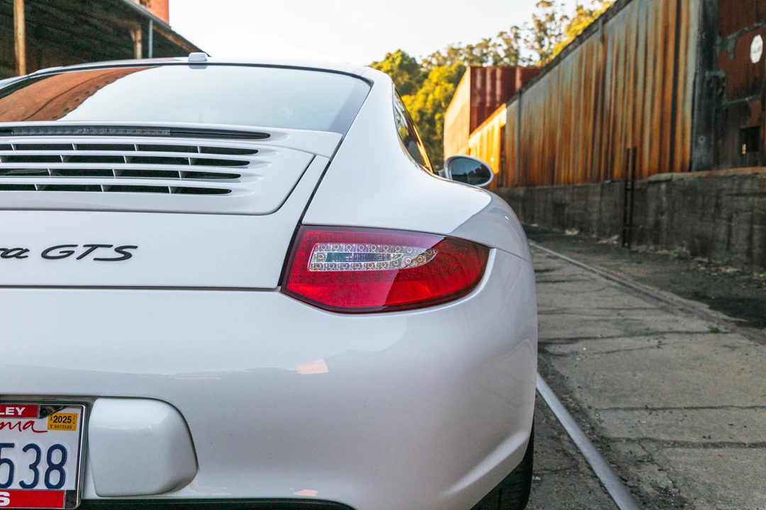 2011 Porsche 997 Carrera - Image 28 of 31