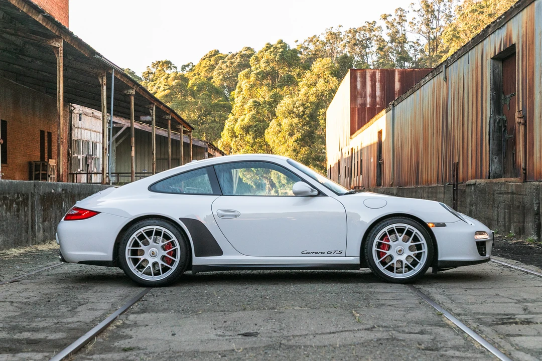 2011 Porsche 997 Carrera - Image 18 of 31