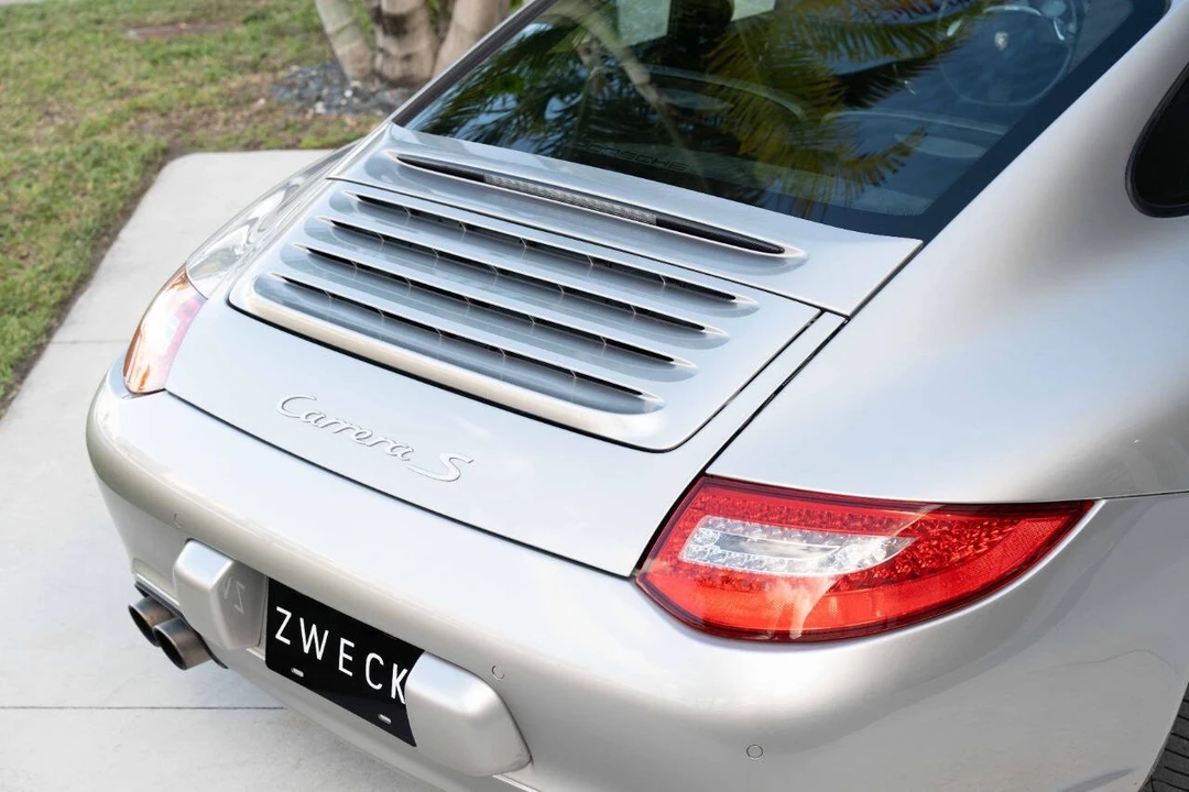 2011 Porsche - Image 23 of 31