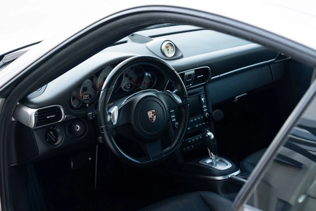 2011 Porsche - Image 5 of 31