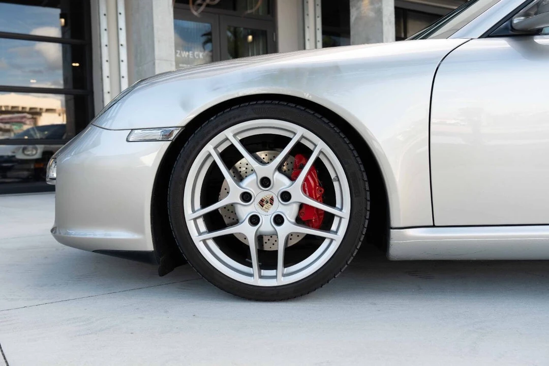 2011 Porsche - Image 29 of 31