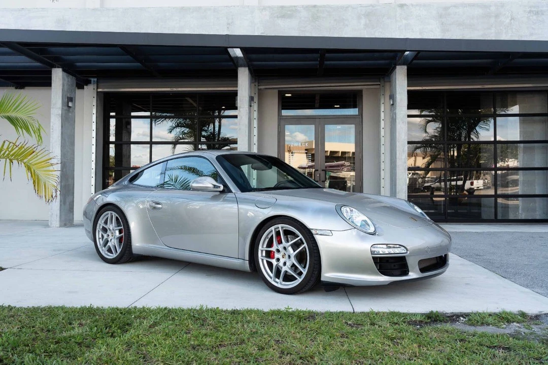 2011 Porsche - Image 10 of 31