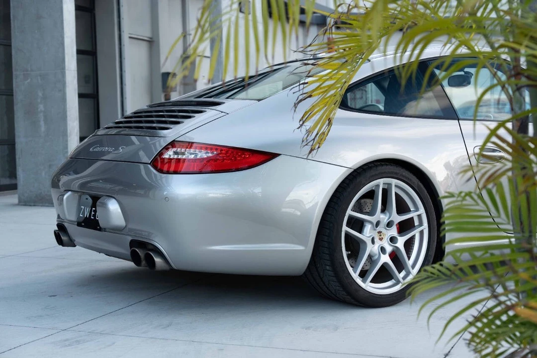 2011 Porsche - Image 3 of 31