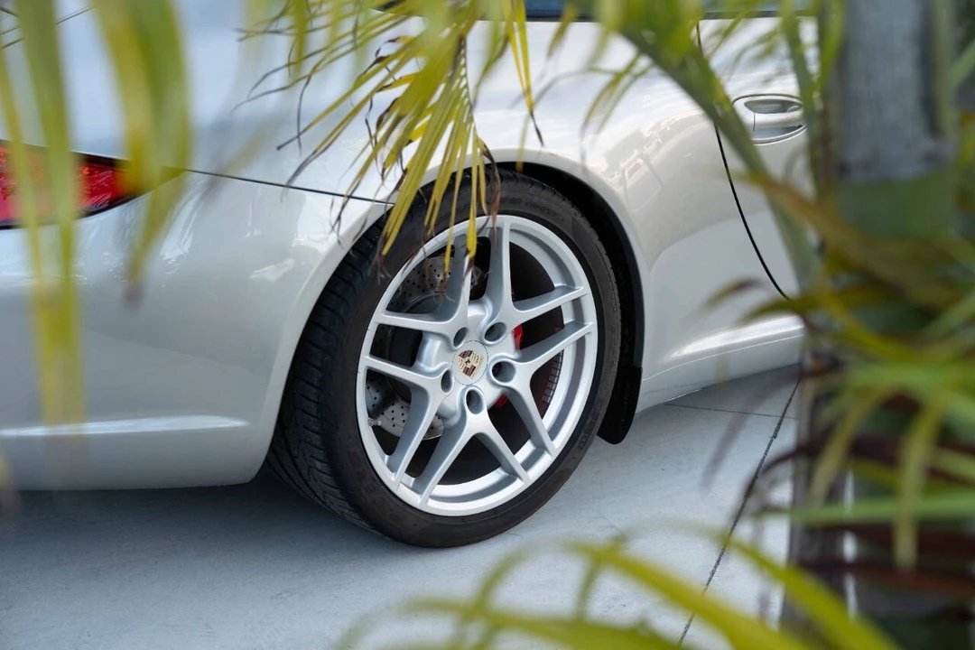 2011 Porsche - Image 12 of 31