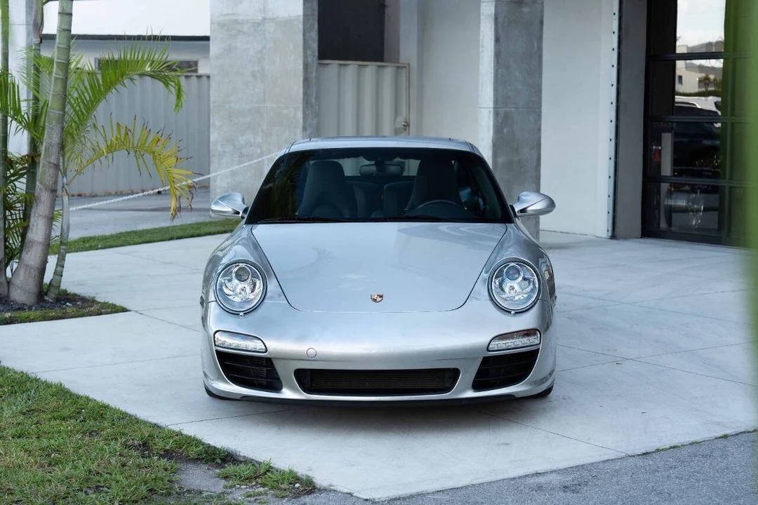 2011 Porsche - Image 8 of 31