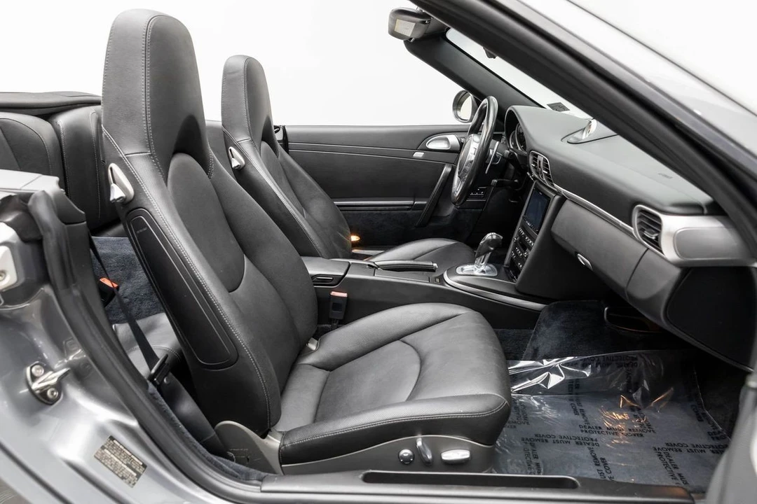 2011 Porsche - Image 15 of 31