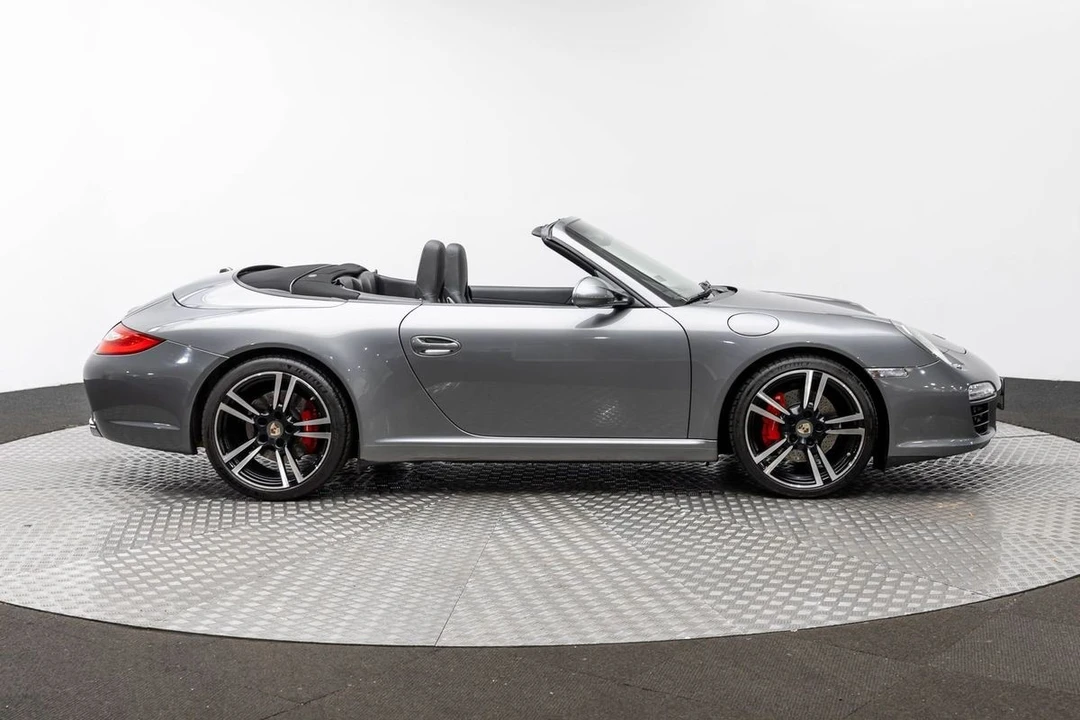 2011 Porsche - Image 11 of 31