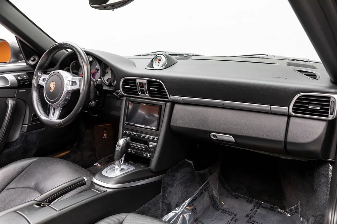 2011 Porsche - Image 21 of 31