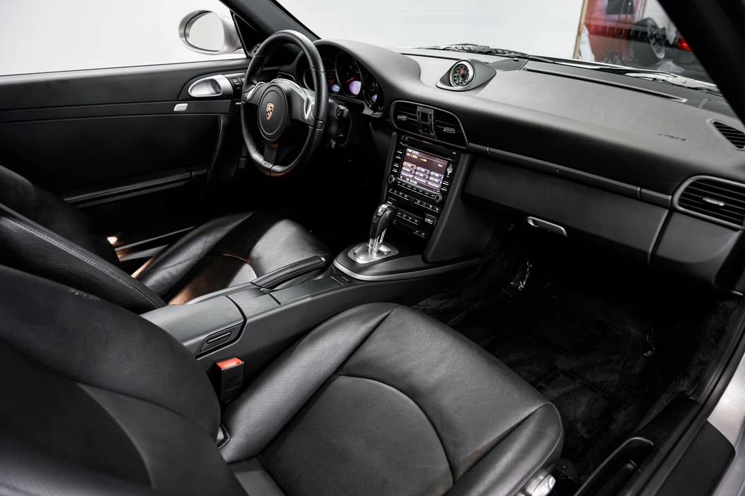 2011 Porsche 997 Carrera - Image 28 of 31