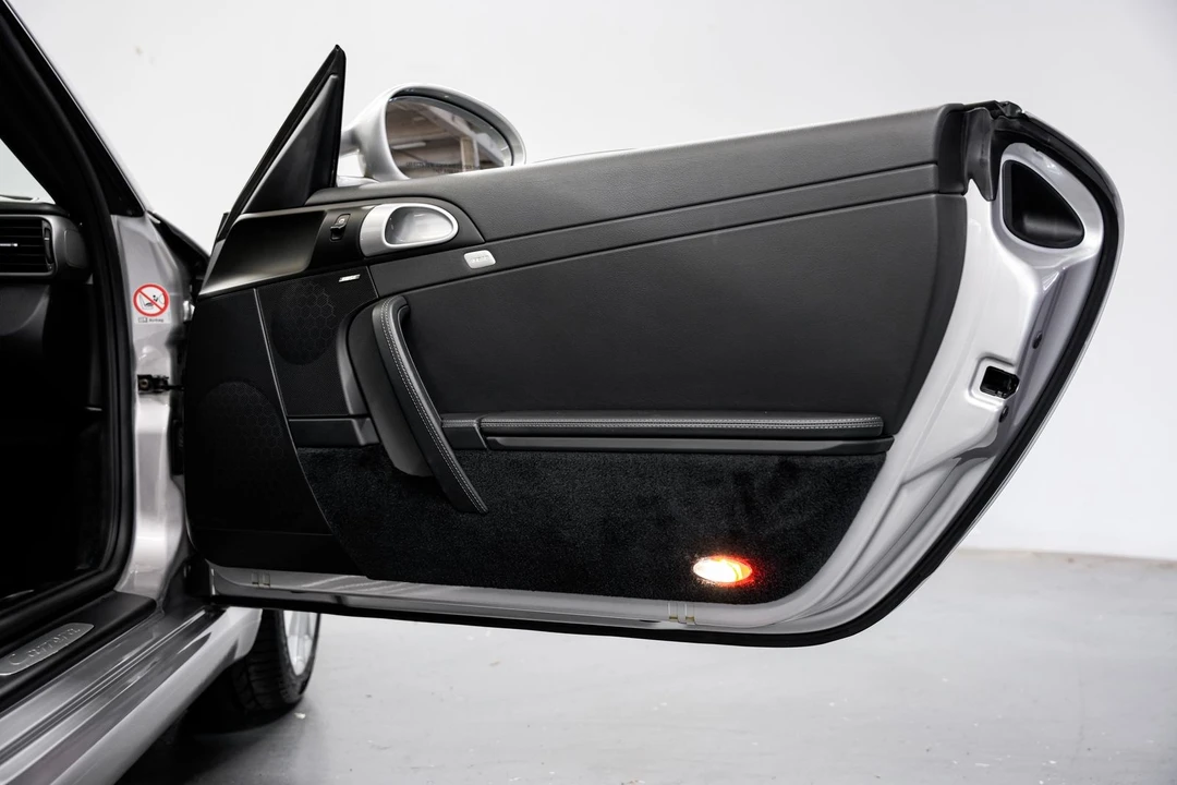 2011 Porsche 997 Carrera - Image 24 of 31