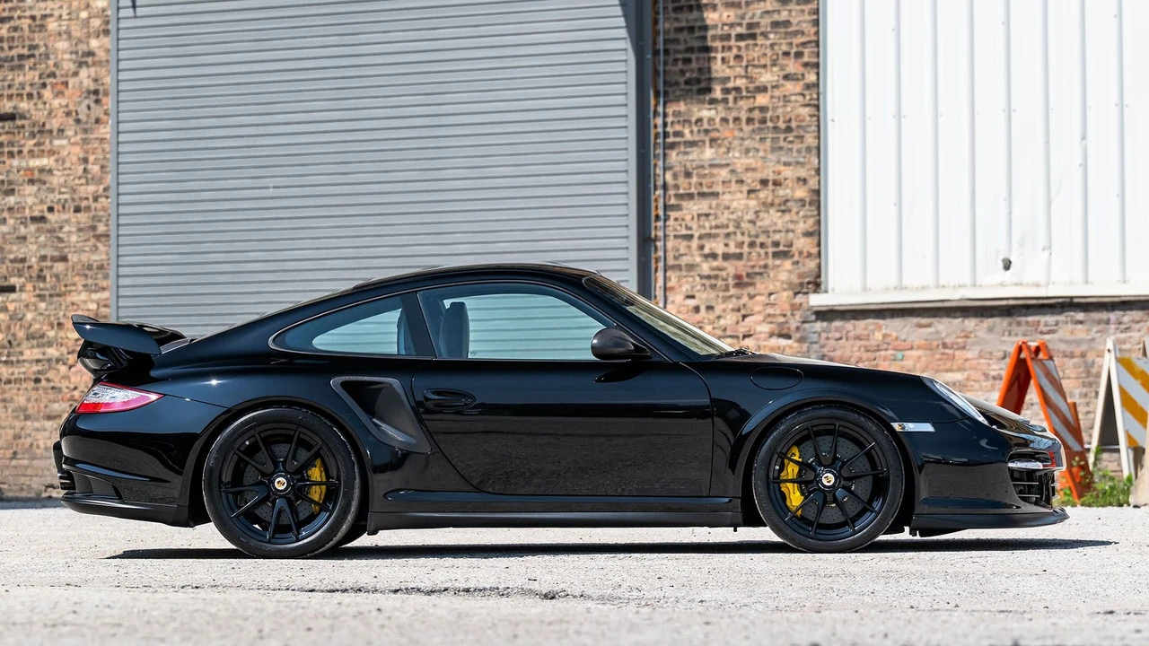 2011 Porsche 997 GT2 RS - Image 5 of 31