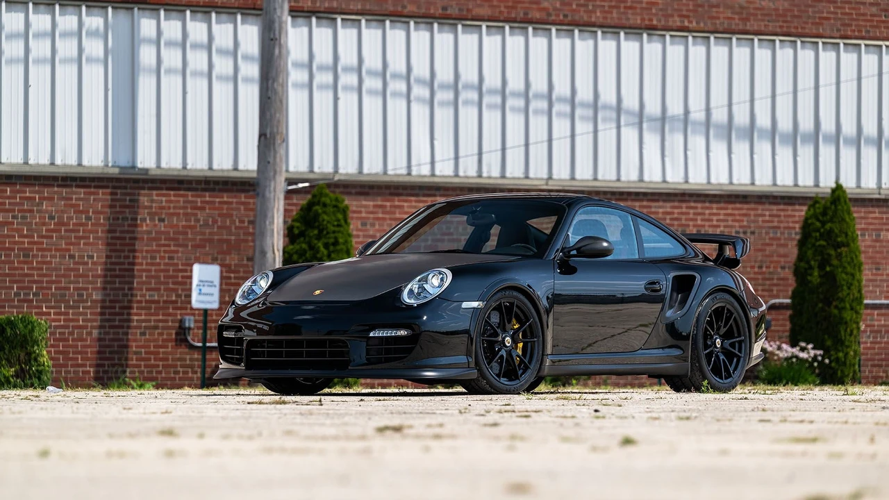 2011 Porsche 997 GT2 RS - Image 17 of 31