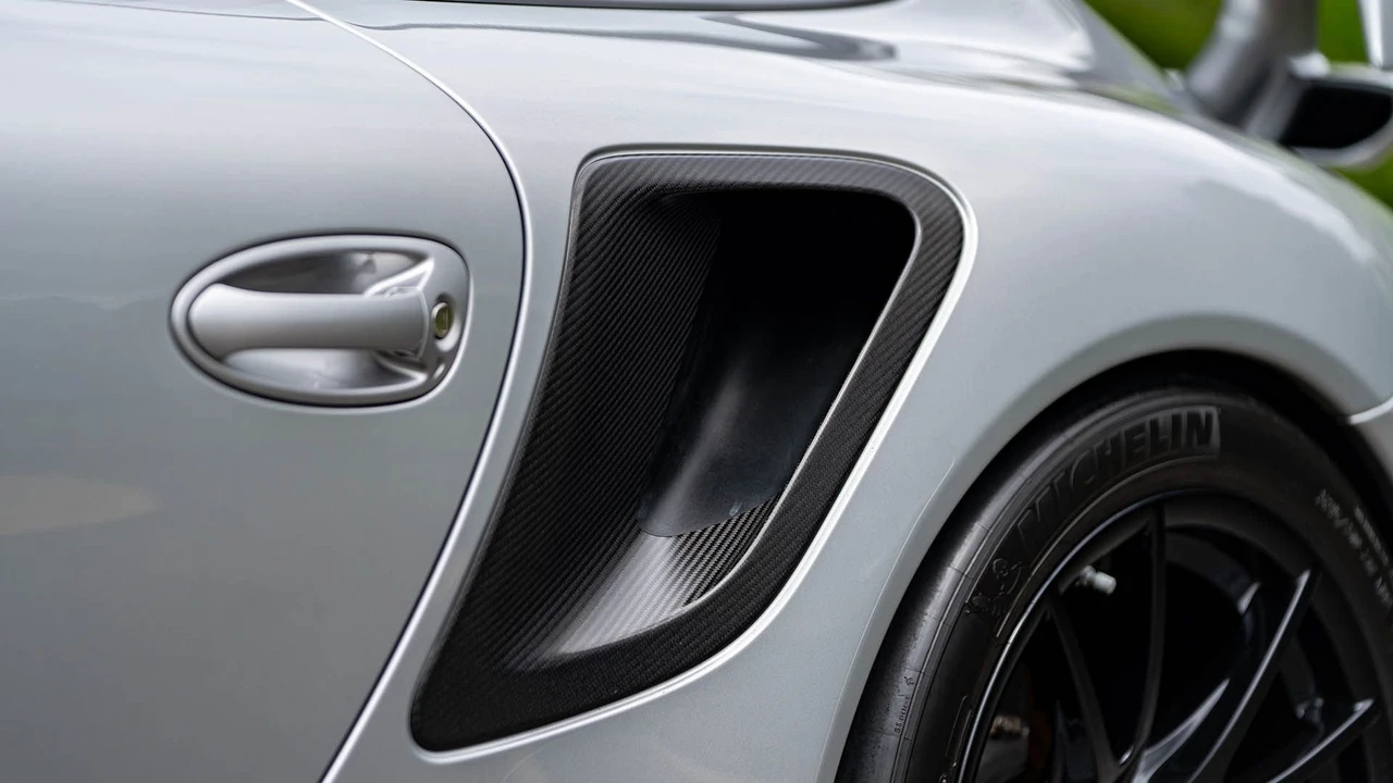 2011 Porsche 997 GT2 RS - Image 24 of 31
