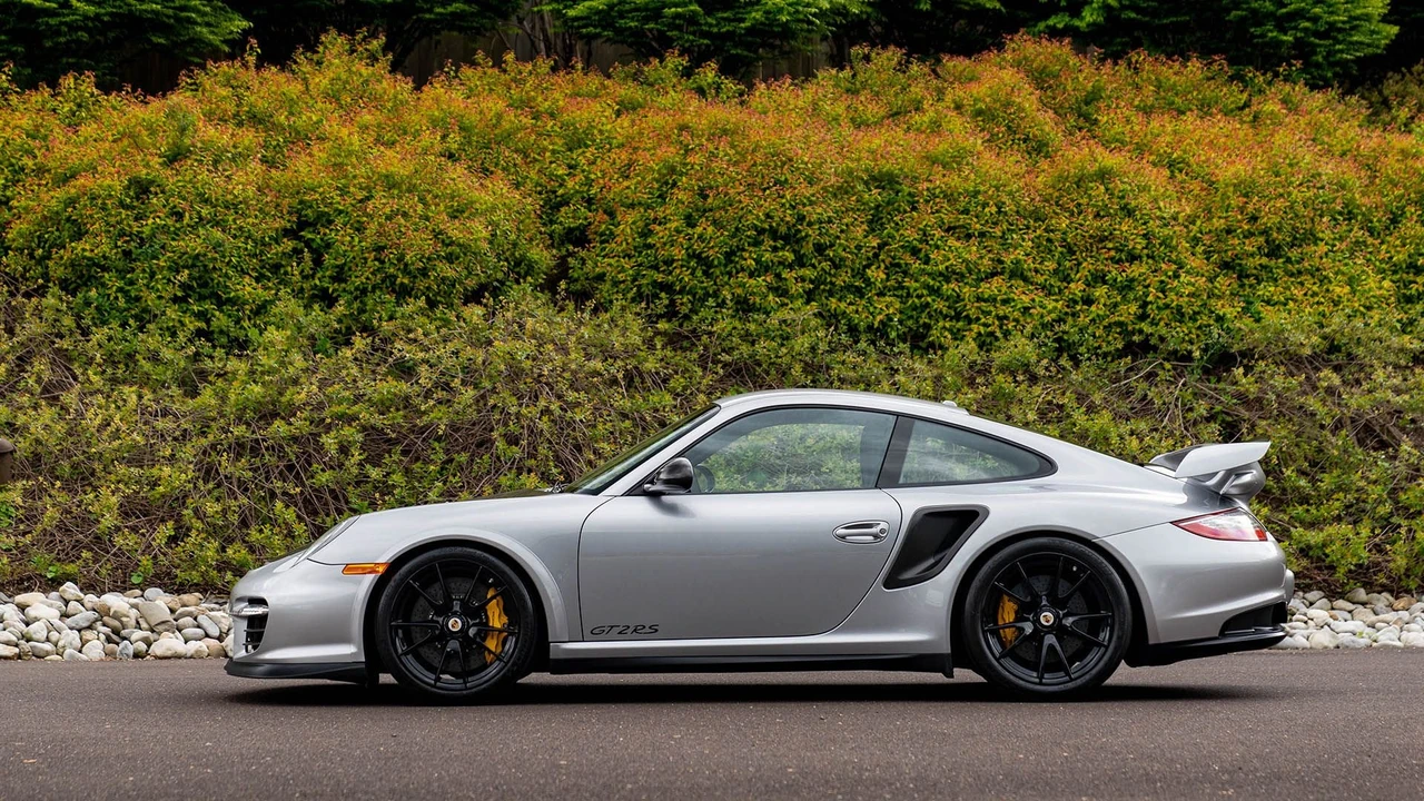 2011 Porsche 997 GT2 RS - Image 2 of 31