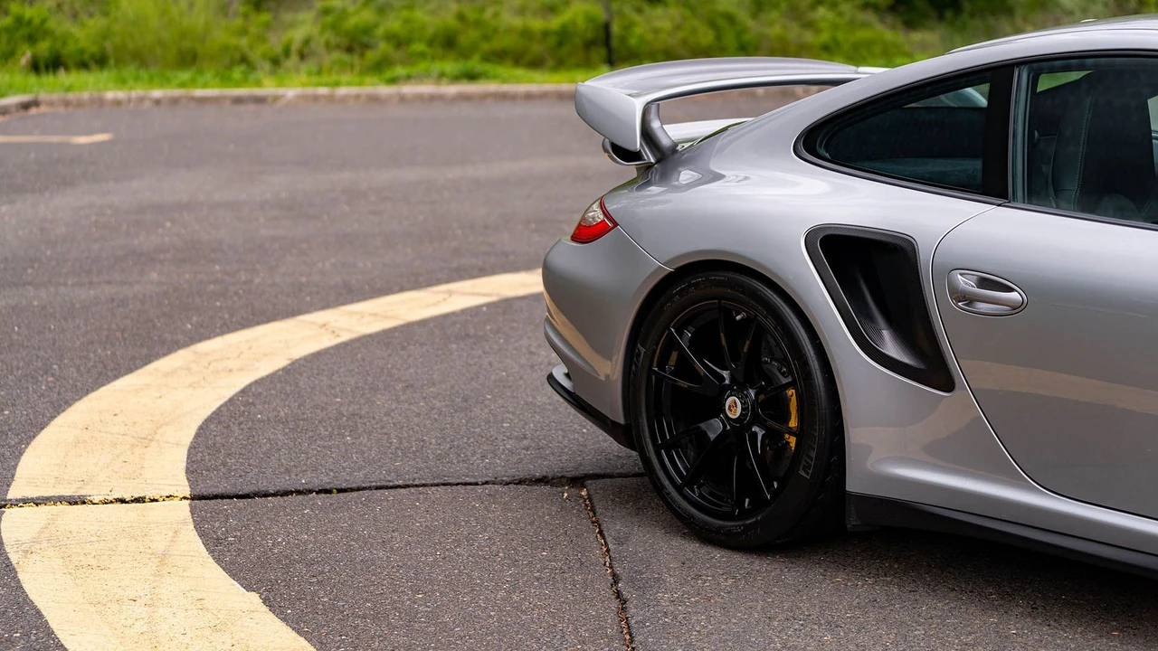 2011 Porsche 997 GT2 RS - Image 16 of 31