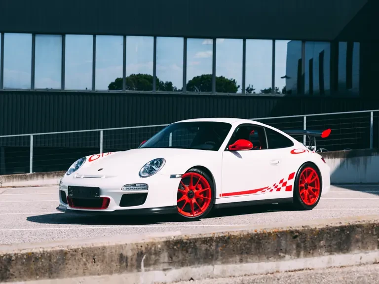 2011 Porsche 997 GT3 RS - Image 2 of 31