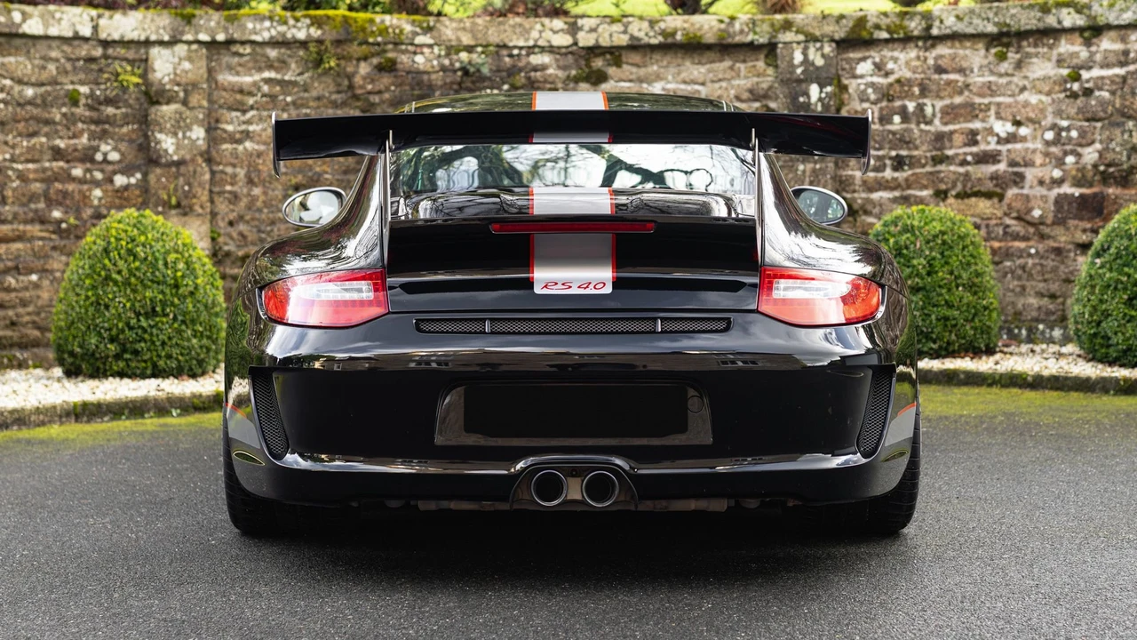 2011 Porsche 997 GT3 RS 4.0 - Image 2 of 31