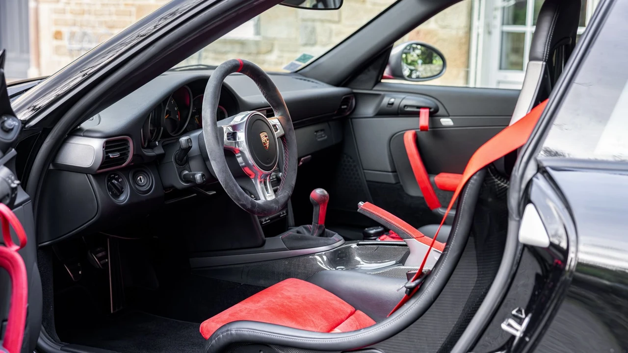 2011 Porsche 997 GT3 RS 4.0 - Image 5 of 31