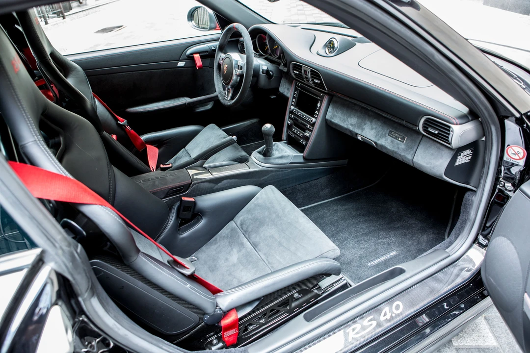 2011 Porsche 997 GT3 RS - Image 19 of 31