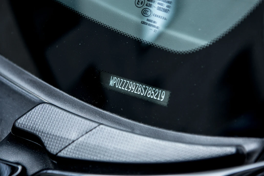 2011 Porsche 997 GT3 RS - Image 13 of 31