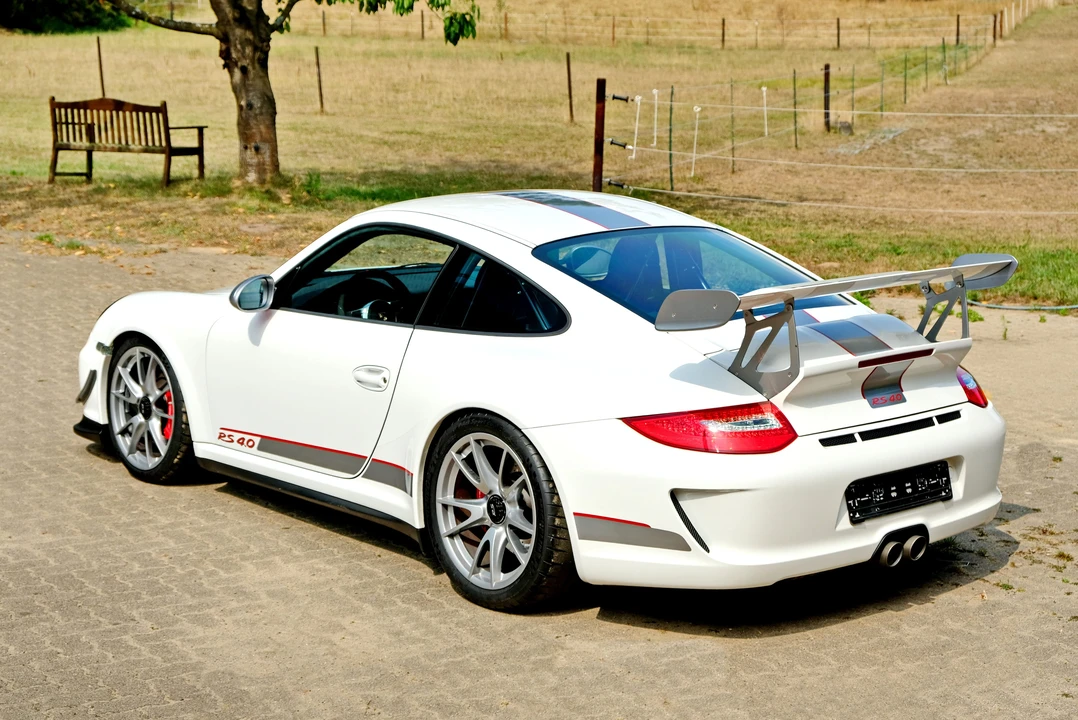 2011 Porsche 997 GT3 RS - Image 8 of 28