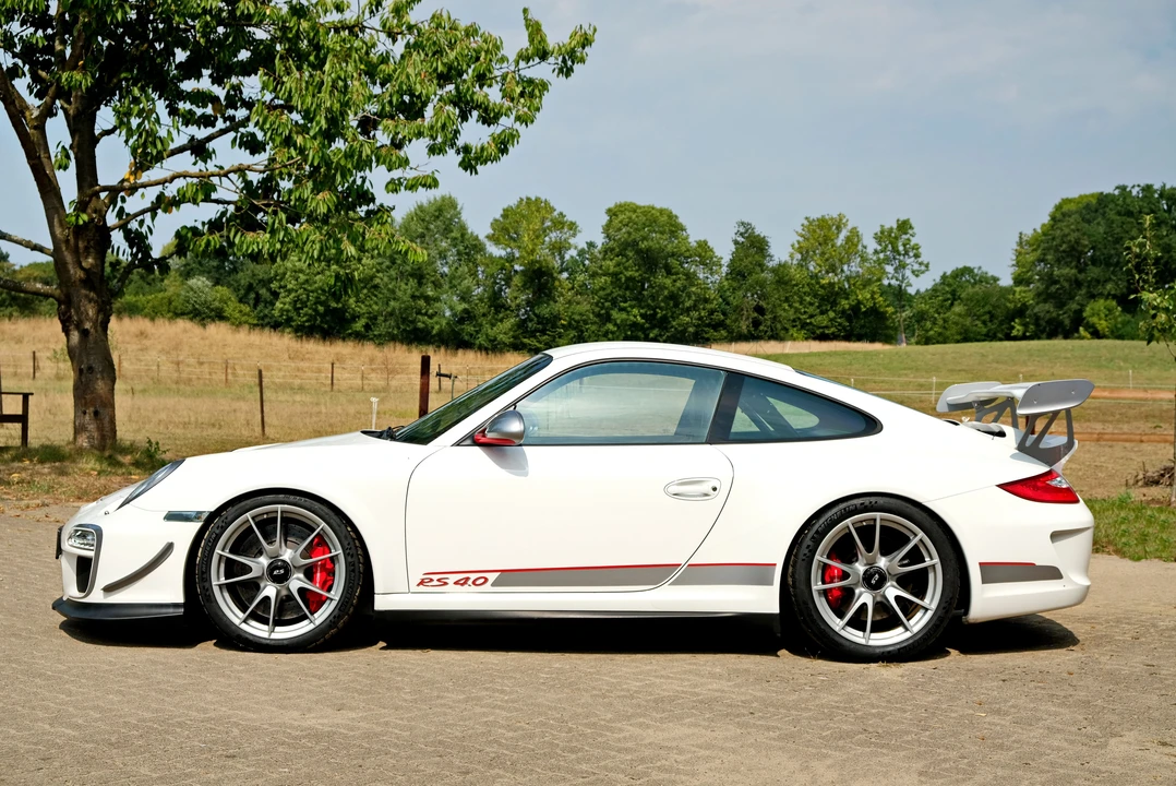 2011 Porsche 997 GT3 RS - Image 10 of 28