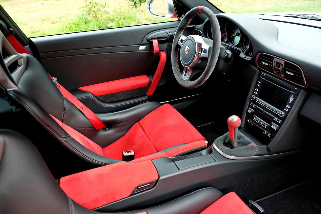 2011 Porsche 997 GT3 RS - Image 15 of 28