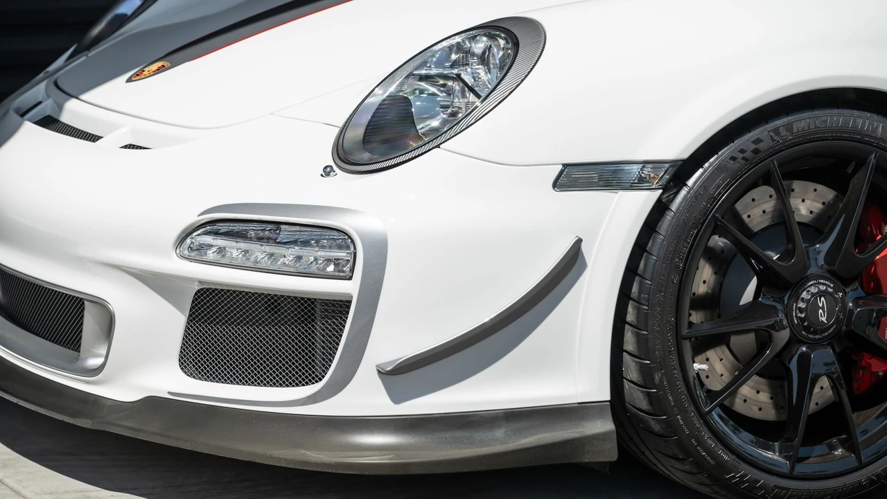 2011 Porsche 997 GT3 RS 4.0 - Image 26 of 31