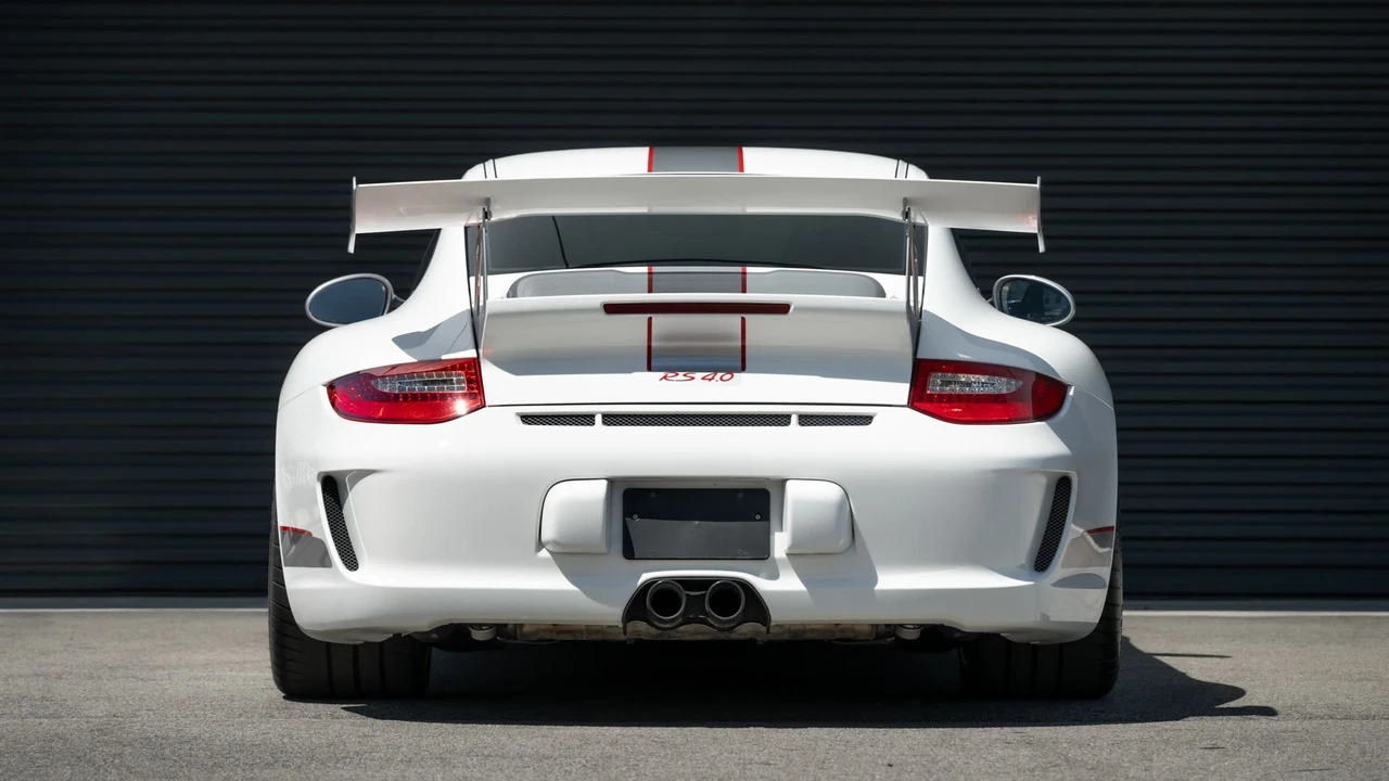 2011 Porsche 997 GT3 RS 4.0 - Image 3 of 31