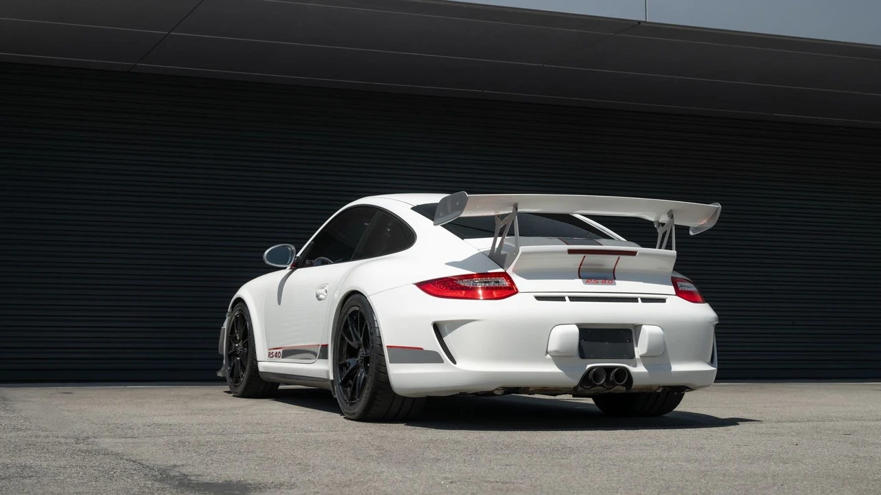 2011 Porsche 997 GT3 RS 4.0 - Image 12 of 31